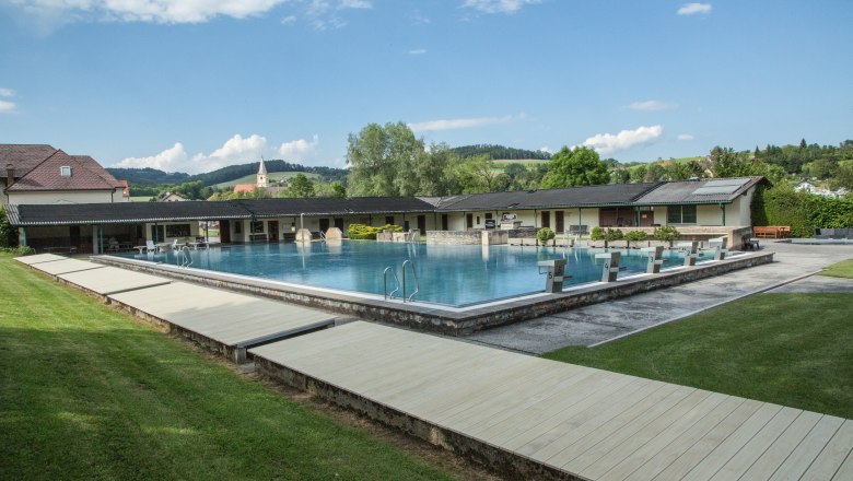 Krumbach outdoor pool, © SchwimmbadKrumbach©Marktgemeinde Krumbach, Foto: Franz Riegler Krumbach outdoor pool, © SchwimmbadKrumbach©Marktgemeinde Krumbach, Foto: Franz Riegler
