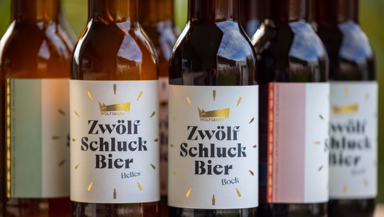 Twelve sips of beer, © Stefan Wallner Close-up of beer bottles with label bearing the inscription "Zwölf Schluck Bier".