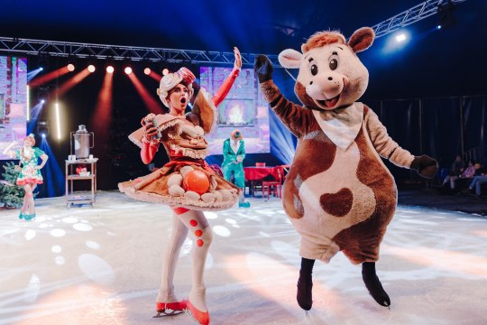 Die Eislauf-Show beim Eis-Greissler, © Blochberger Eisproduktion GmbH