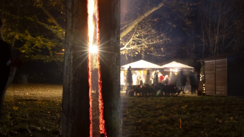 Feuerbaum Adventmeile Seebenstein, © Wiener Alpen, Stefanie Reisenbauer