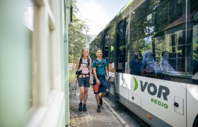 Mit Bus &amp; Bahn ans Ziel, © Wiener Alpen, Martin Fülöp