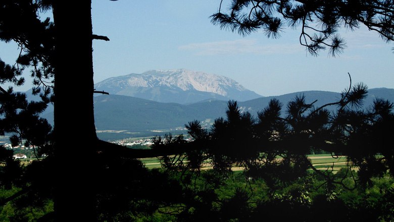 Blick von Gut Guntrams auf den Schneeberg, © Stefan M. Gergely