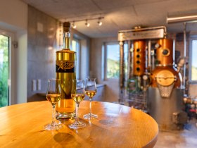 Edelbr&auml;nde und Whiskey K&ouml;lbel, &copy; Wiener Alpen, Christian Kremsl