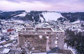 Ausblick von der Burgruine Kirchschlag, &copy; Wiener Alpen in Nieder&ouml;sterreich