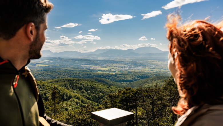 Ausblick von der Aussichtswarte Lanzenkirchen-Wiesen, © Wiener Alpen/Fülöp, Kremsl
