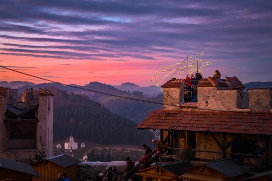 Tolle Aussicht von uralten Gemäuern, © Wiener Alpen, Christian Kremsl