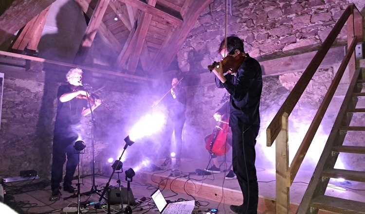 Concerts on the upper floor, © Marktgemeinde Hochneukirchen-Gschaidt