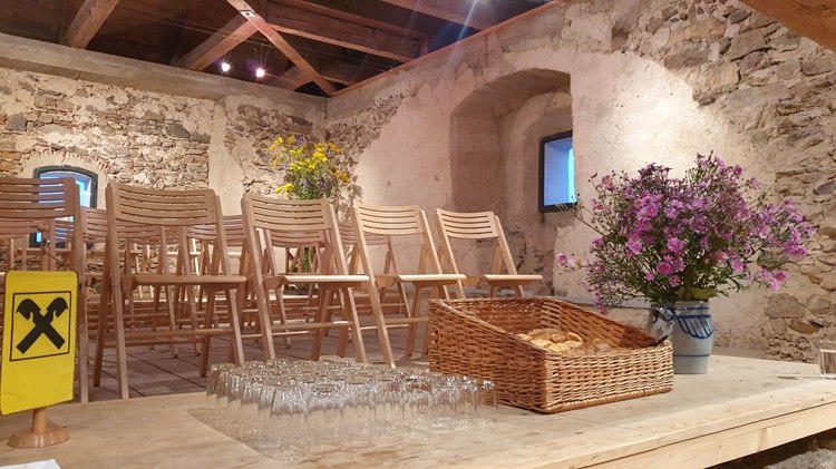 Concerts on the upper floor, © Marktgemeinde Hochneukirchen-Gschaidt