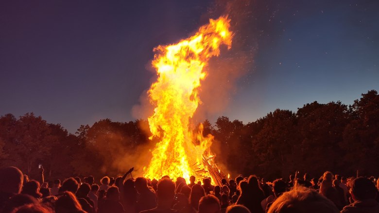 Brauchtumsfeuer beim Keltenfestival Schwarzenbach, © Keltendorf Schwarzenbach
