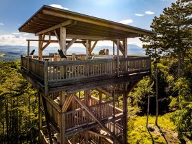 Aussichtswarte Wiesen-Lanzenkirchen, © Wiener Alpen in Niederösterreich - Bad Erlach