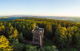 Am Dach der Buckligen Welt am Hutwisch, © Wiener Alpen in Niederösterreich