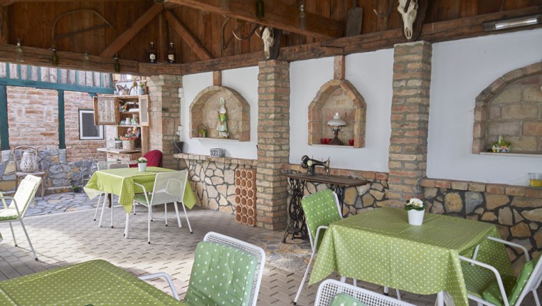 Terrace, Victoria guest room, © Marianne Graf