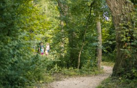 Familie am Rosalia Rundwanderweg, © Wiener Alpen, Martin Fülöp