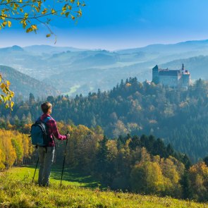 Hiking in autumn, © Walter Strobl, www.audivision.at