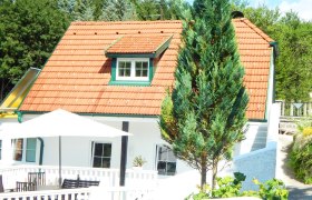 Vacation home exterior view, &copy; Maria Theresia Schwarz-Mach