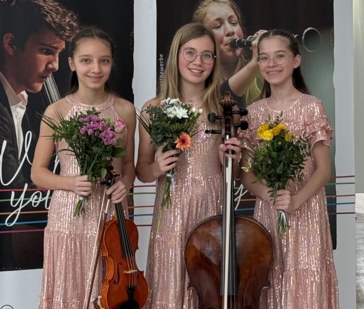Mira Hanner, Ines Röbl und Ann-Sophie Schöggl, © Lisa Maria Schöggl