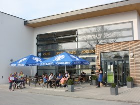 Caf&eacute; Adrienne, &copy; &copy;Cafe Adrienne