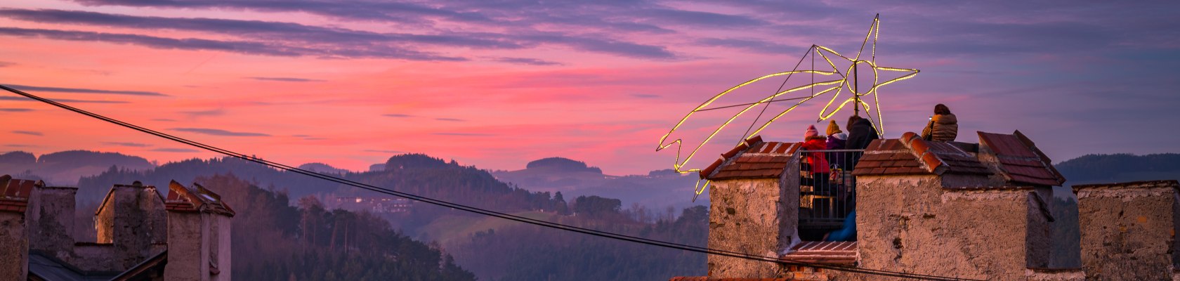 Tolle Aussicht von uralten Gemäuern, © Wiener Alpen, Christian Kremsl