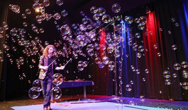 Fabelhaft Niederösterreich - Dr. Bubbles, © Wonderworld of Words GmbH, Manfred Bluska