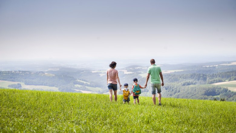 Wandern am Dach der Welt in Hochneukirchen, © Marktgemeinde Hochneukirchen-Gschaidt, Stefan Knittel