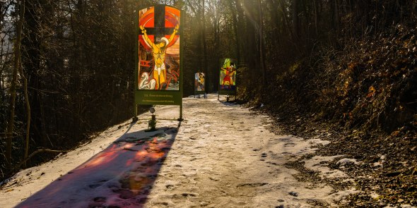 Gläserner Kreuzweg, © Wiener Alpen, Florian Luckerbauer