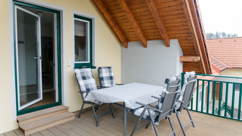 Spacious roof terrace, &copy; heiter-weiter.at/Karl Stangl