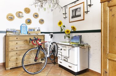 Perfectly equipped for cycling guests: the Bett+Bike hotels, © Wiener Alpen, Bene Croy