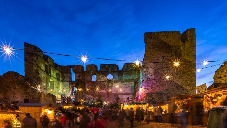 Adventmarkt auf der Burgruine Kirchschlag, © Wiener Alpen, Christian Kremsl
